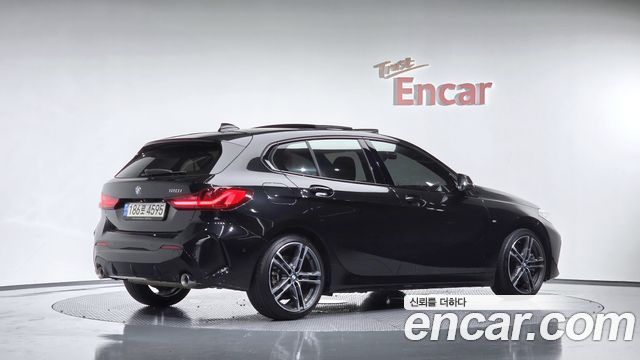 BMW 1-Series 2021 — photo 2
