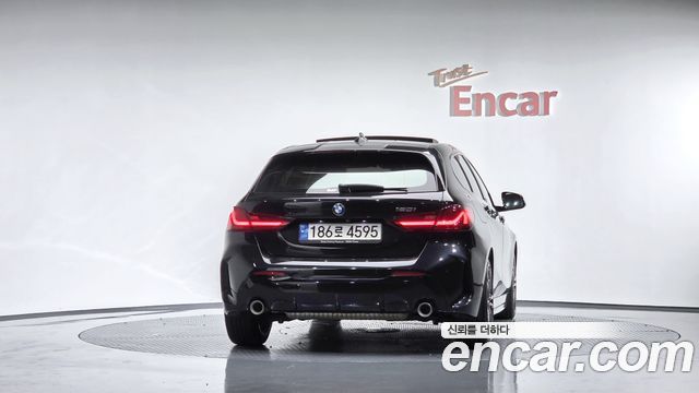 BMW 1-Series 2021 — photo 4