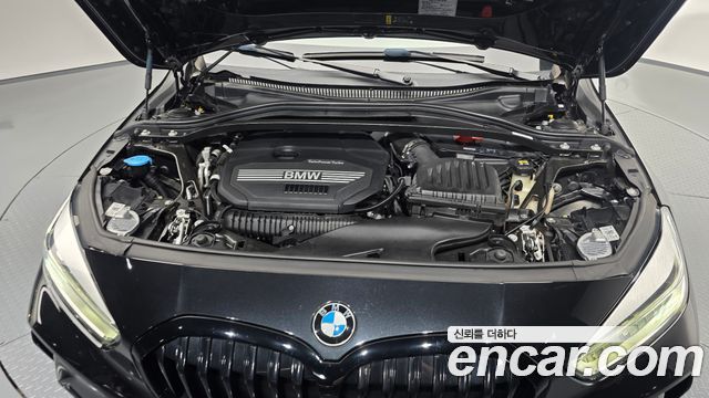 BMW 1-Series 2021 — photo 6