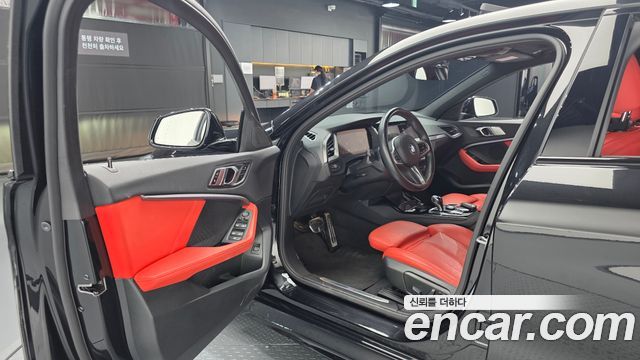 BMW 1-Series 2021 — photo 13