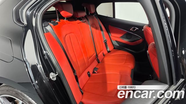BMW 1-Series 2021 — photo 17