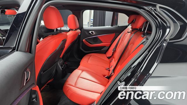 BMW 1-Series 2021 — photo 18