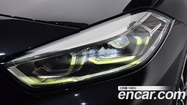 BMW 1-Series 2021 — photo 8