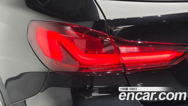 BMW 1-Series 2021 — photo 9
