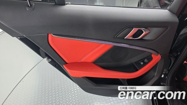 BMW 1-Series 2021 — photo 15