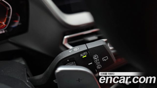 BMW 1-Series 2021 — photo 27