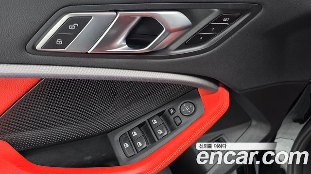 BMW 1-Series 2021 — photo 28