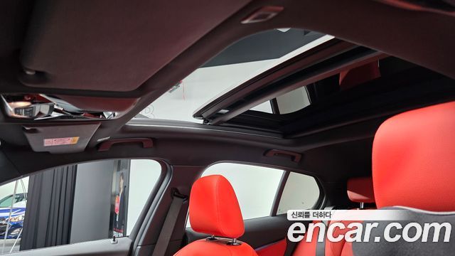 BMW 1-Series 2021 — photo 32