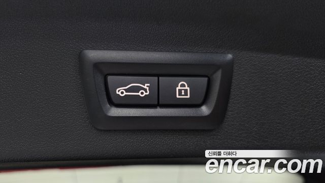 BMW 1-Series 2021 — photo 33