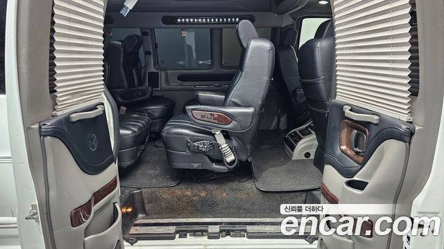 Chevrolet Express Van 2014 — photo 12