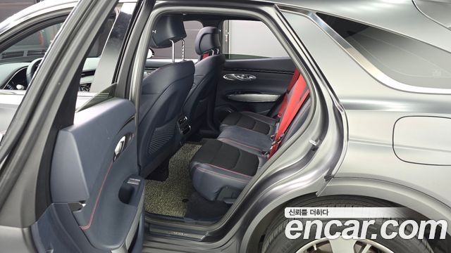 Genesis GV70 2021 — photo 11
