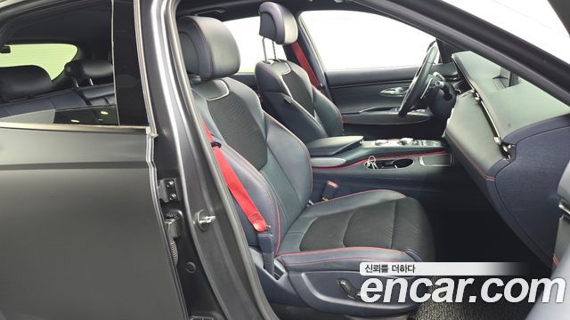 Genesis GV70 2021 — photo 12