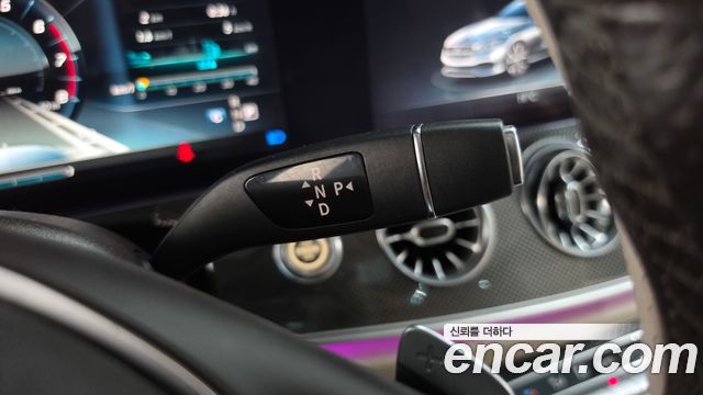 Mercedes-Benz E-Class 2017 — photo 9