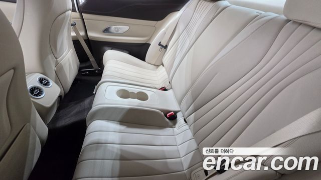 Mercedes-Benz E-Class 2017 — photo 11