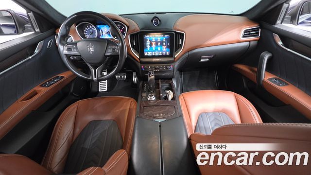 Maserati Ghibli 2019 — photo 10