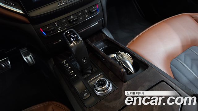 Maserati Ghibli 2019 — photo 12