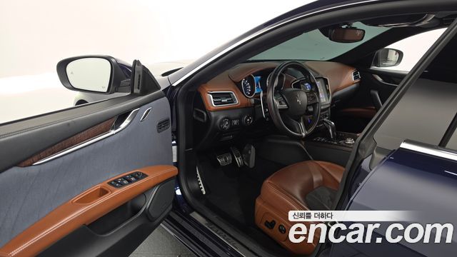 Maserati Ghibli 2019 — photo 13