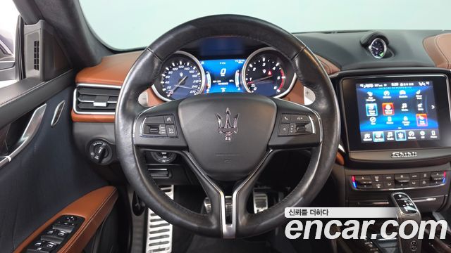 Maserati Ghibli 2019 — photo 20