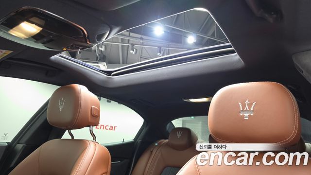 Maserati Ghibli 2019 — photo 22