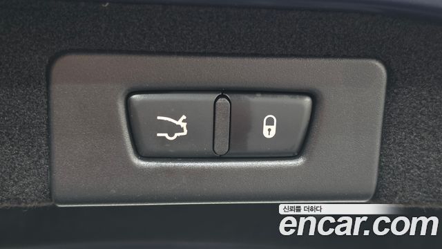 Maserati Ghibli 2019 — photo 23