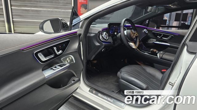Mercedes-Benz EQE 2023 — photo 10