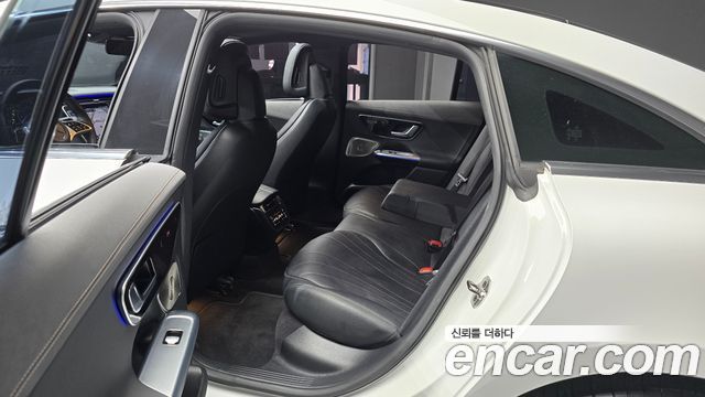 Mercedes-Benz EQE 2023 — photo 12
