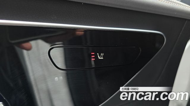 Mercedes-Benz EQE 2023 — photo 17