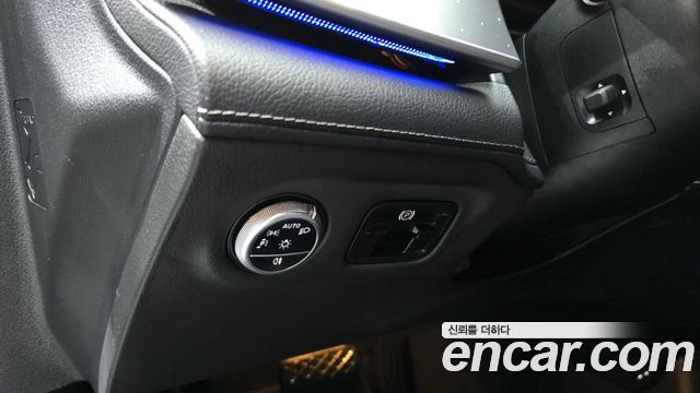 Mercedes-Benz EQE 2023 — photo 18