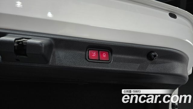 Mercedes-Benz EQE 2023 — photo 20