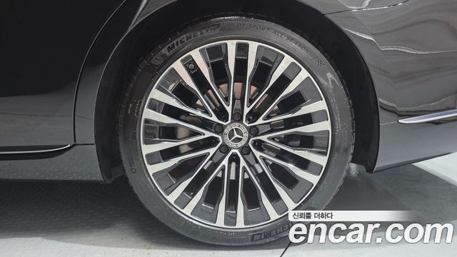 Mercedes-Benz S-Class 2022 — photo 7