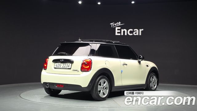 Mini Cooper 2018 — photo 2