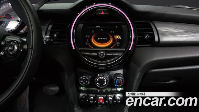 Mini Cooper 2018 — photo 14