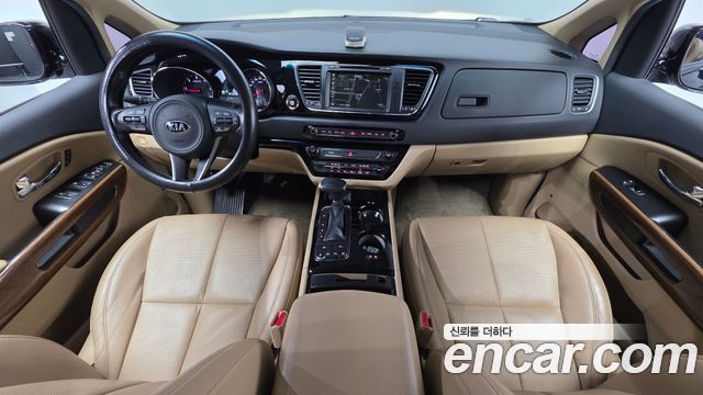 Kia Canival 2018 — photo 7