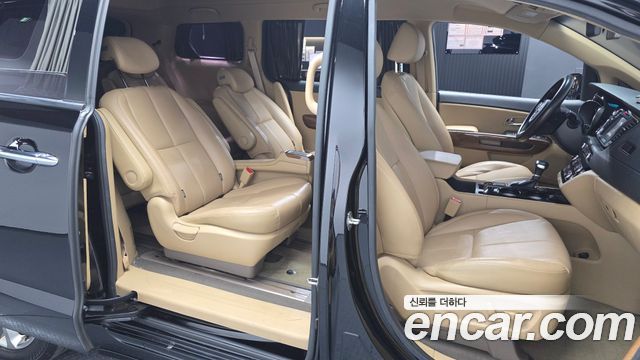 Kia Canival 2018 — photo 12