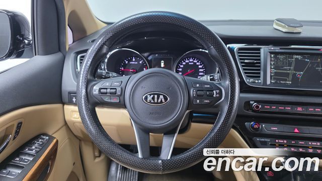 Kia Canival 2018 — photo 14