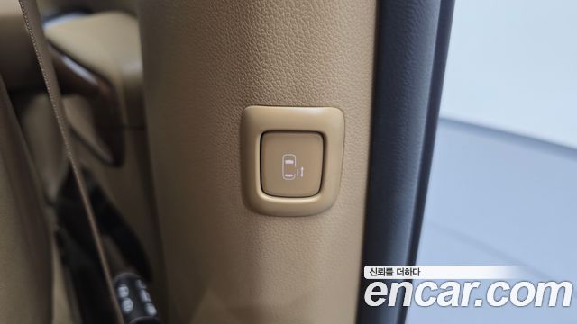Kia Canival 2018 — photo 18