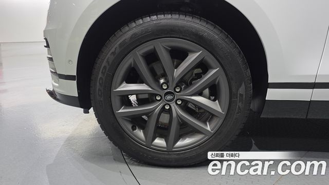 Land Rover Range Rover Velar 2026 — photo 5