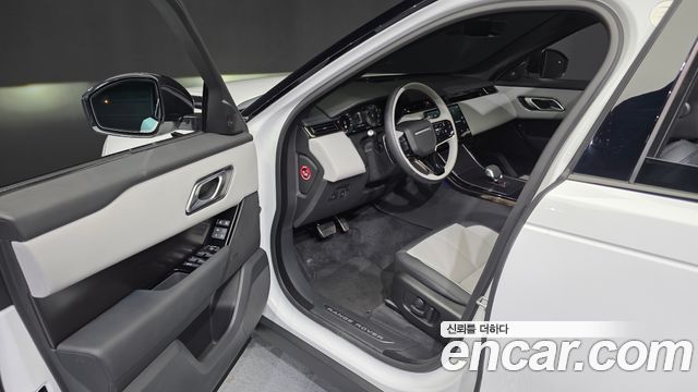 Land Rover Range Rover Velar 2026 — photo 10