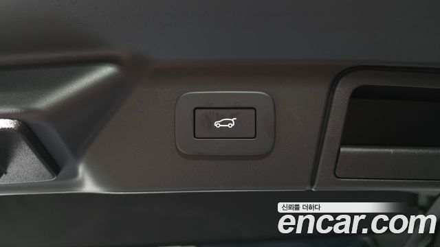 Land Rover Range Rover Velar 2026 — photo 19