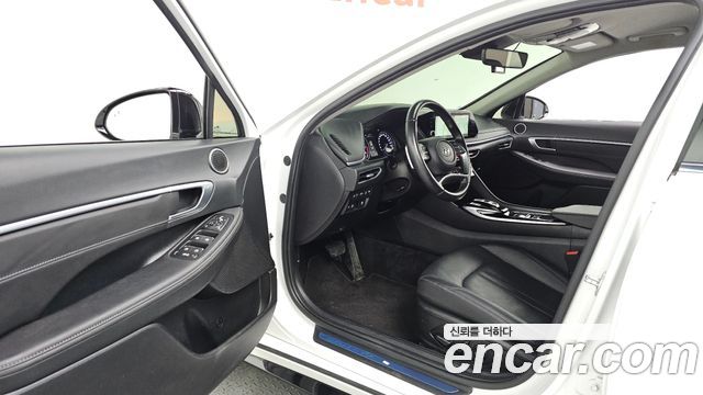 Hyundai Sonata 2022 — photo 13