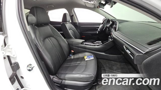Hyundai Sonata 2022 — photo 18