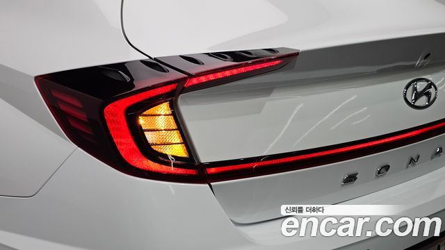 Hyundai Sonata 2022 — photo 9