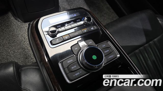 Genesis EQ900 2016 — photo 25