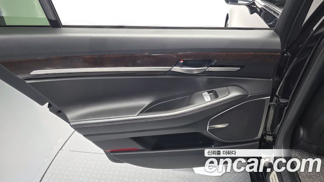 Genesis EQ900 2016 — photo 15