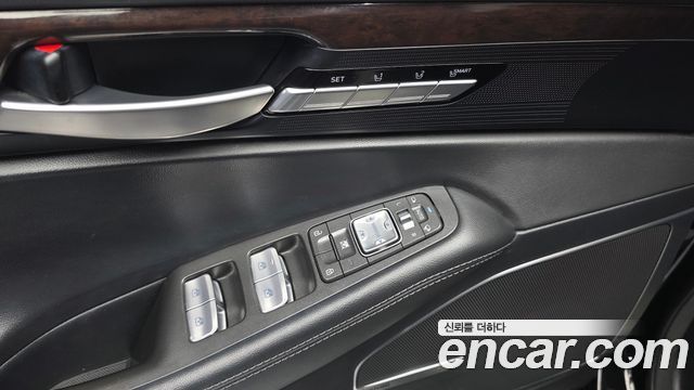 Genesis EQ900 2016 — photo 31