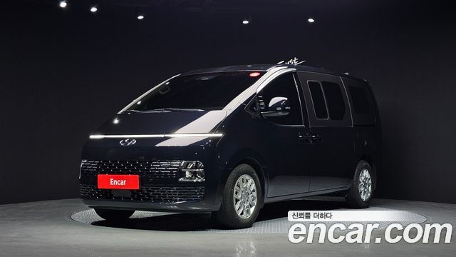 Hyundai Staria 2022 — photo 1