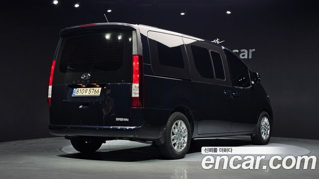 Hyundai Staria 2022 — photo 2