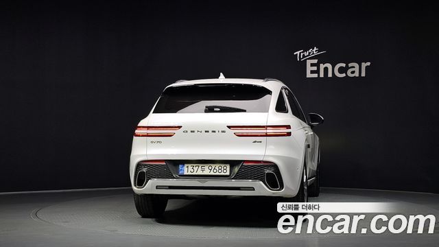 Genesis GV70 2023 — photo 4