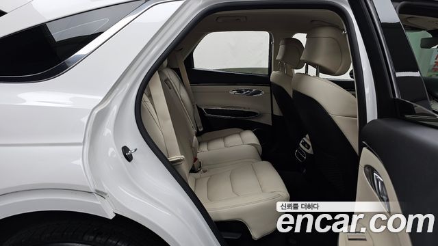 Genesis GV70 2023 — photo 18