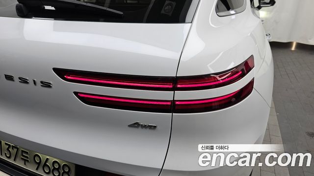 Genesis GV70 2023 — photo 9